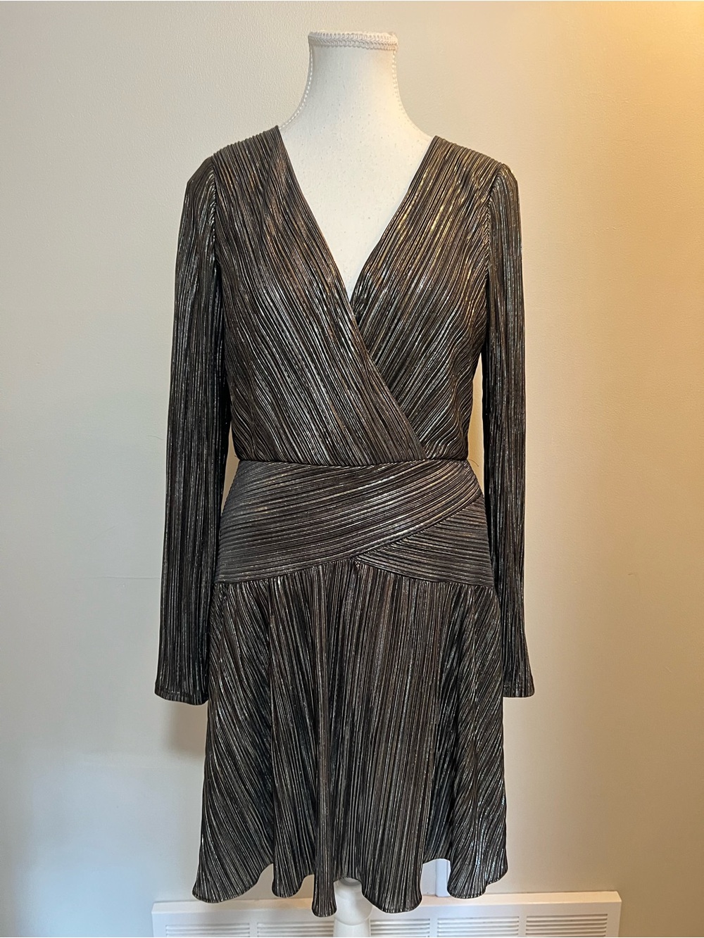 Aidan Mattox Metallic Charcoal Pleated V-Neck Long-Sleeve Dress.